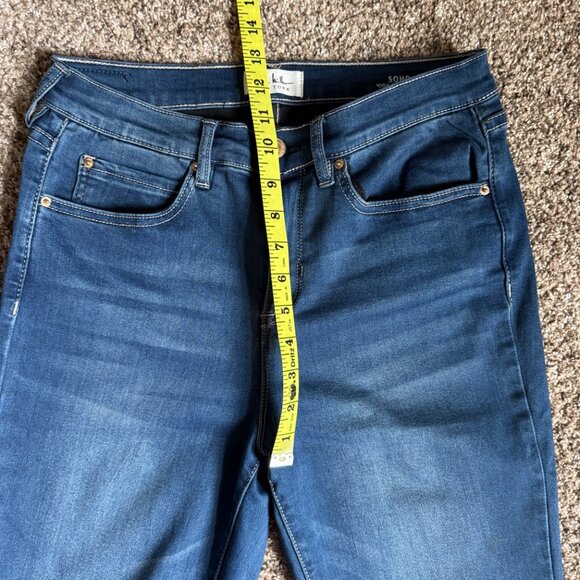 Nicole Miller Soho High Rise Skinny Jeans, Size 8, Medium Wash - Picture 4 of 12